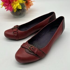 Clarks Indigo Red Leather Ballet Flat with Snakeskin Accent Size 9.5 BFL6294